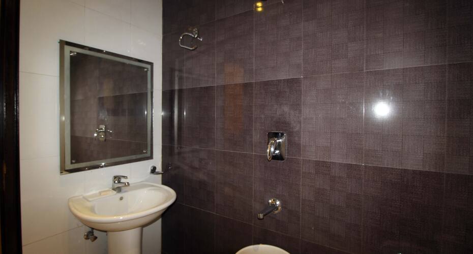 Hotel Shri Vinayak, New Delhi 4